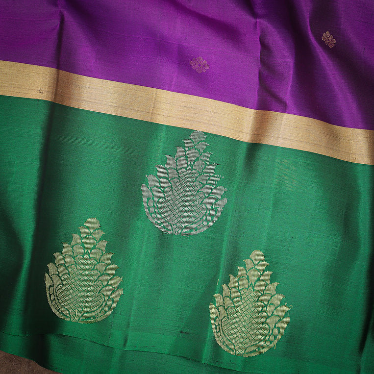 Egg plant Violet Kanjivaram Saree with Dark Green Border| SILK MARK CERTIFIED - MIRASILKS Egg plant Violet Kanjivaram Saree with Dark Green Border| SILK MARK CERTIFIED