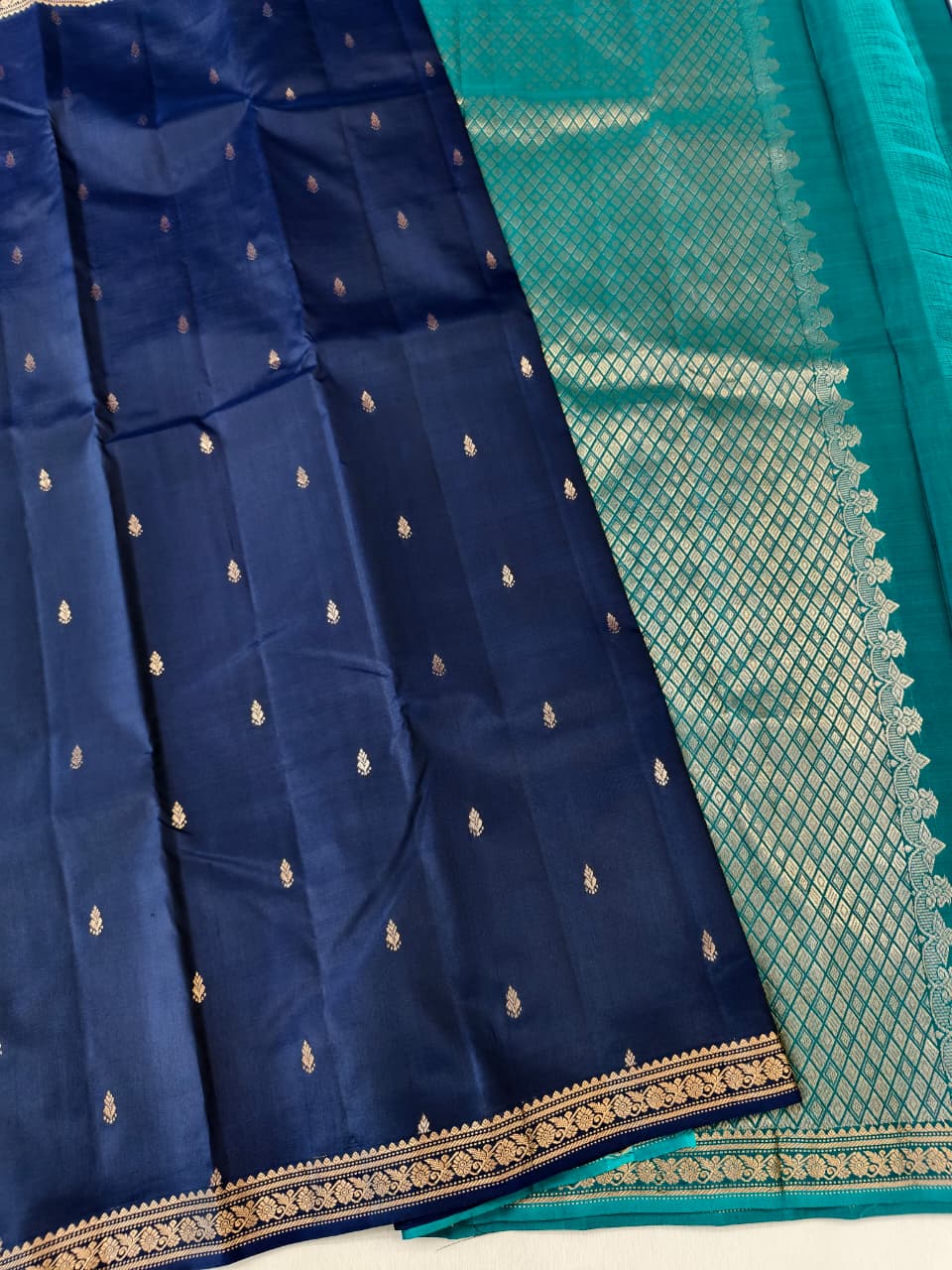 Navy Blue Kanjivaram Saree with Aquamarine Pallu