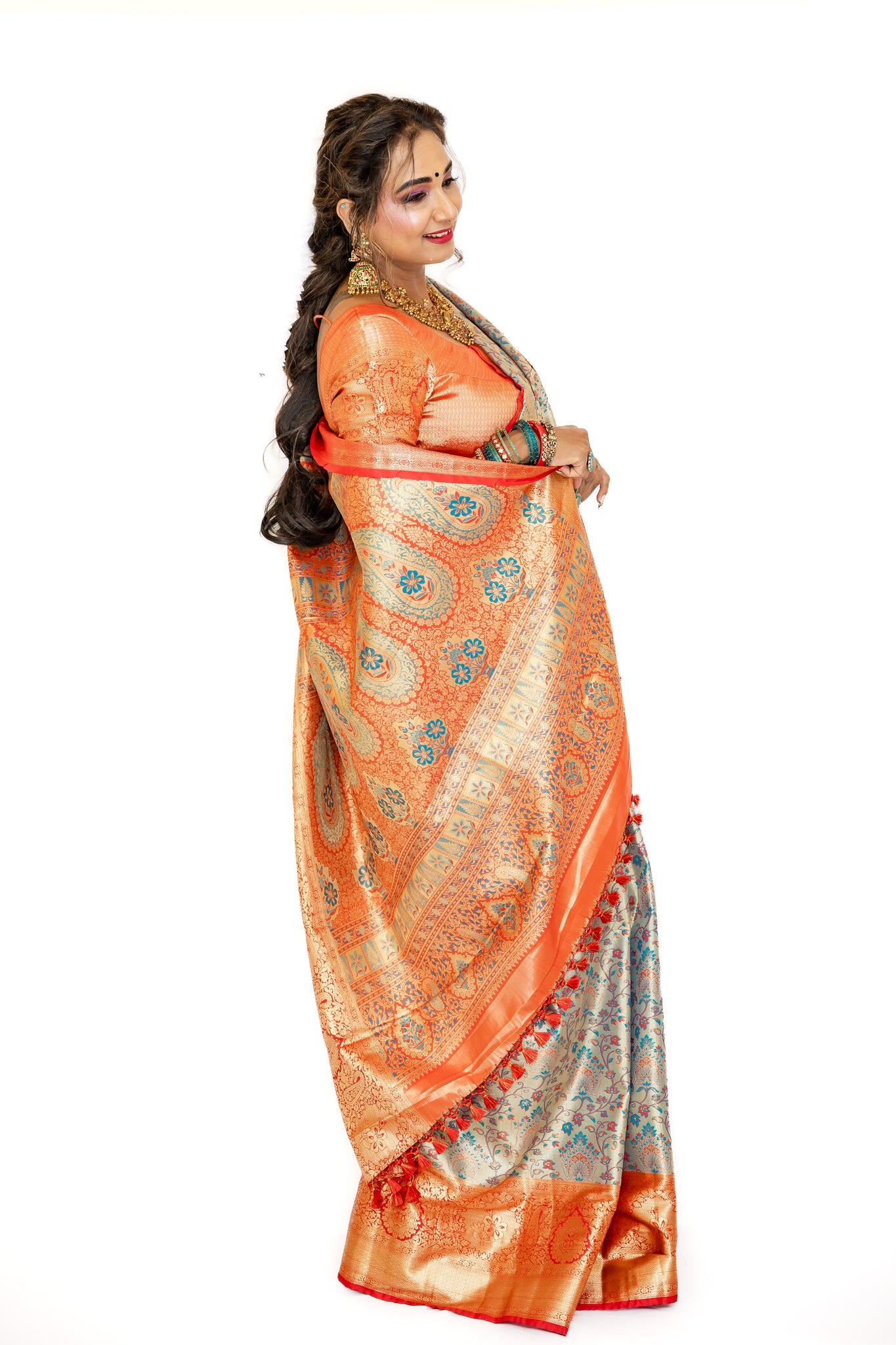 Antique White Tissue Semi Silk Saree with Floral Pattern