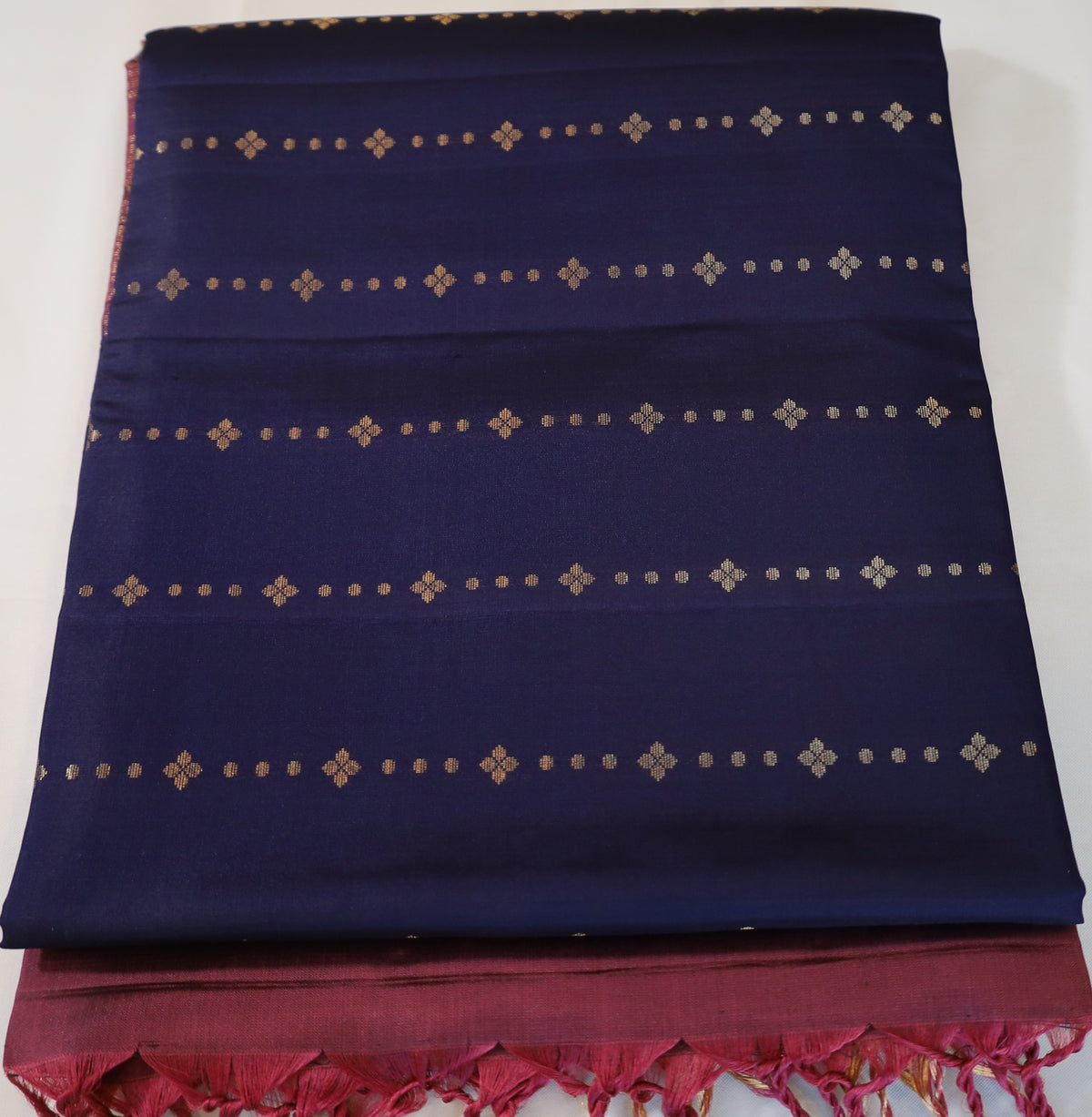 Navy Blue Retta Pettu Soft Silk Saree with Dust Rose Pink border & Pallu