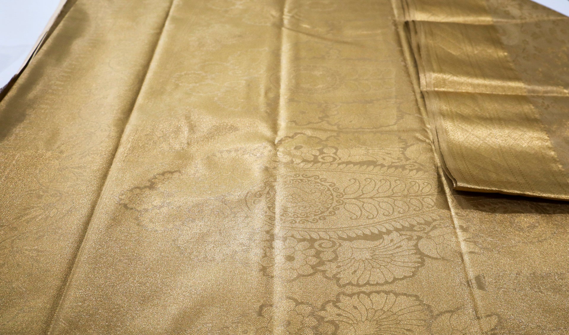 Golden Tissue semi Kanjivaram