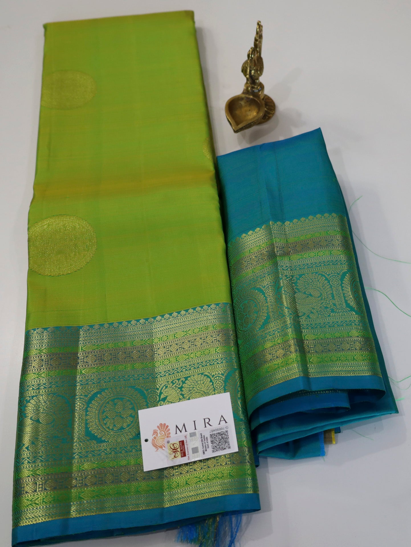 Parrot Green Kanjivaram Saree with Blue Zari Border
