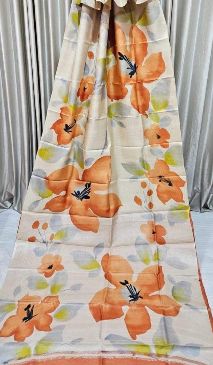 Off White Bengal Silk Saree With Floral Pattern