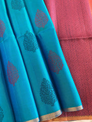 Electric Blue Soft Silk Saree With Salmon Pink Pallu