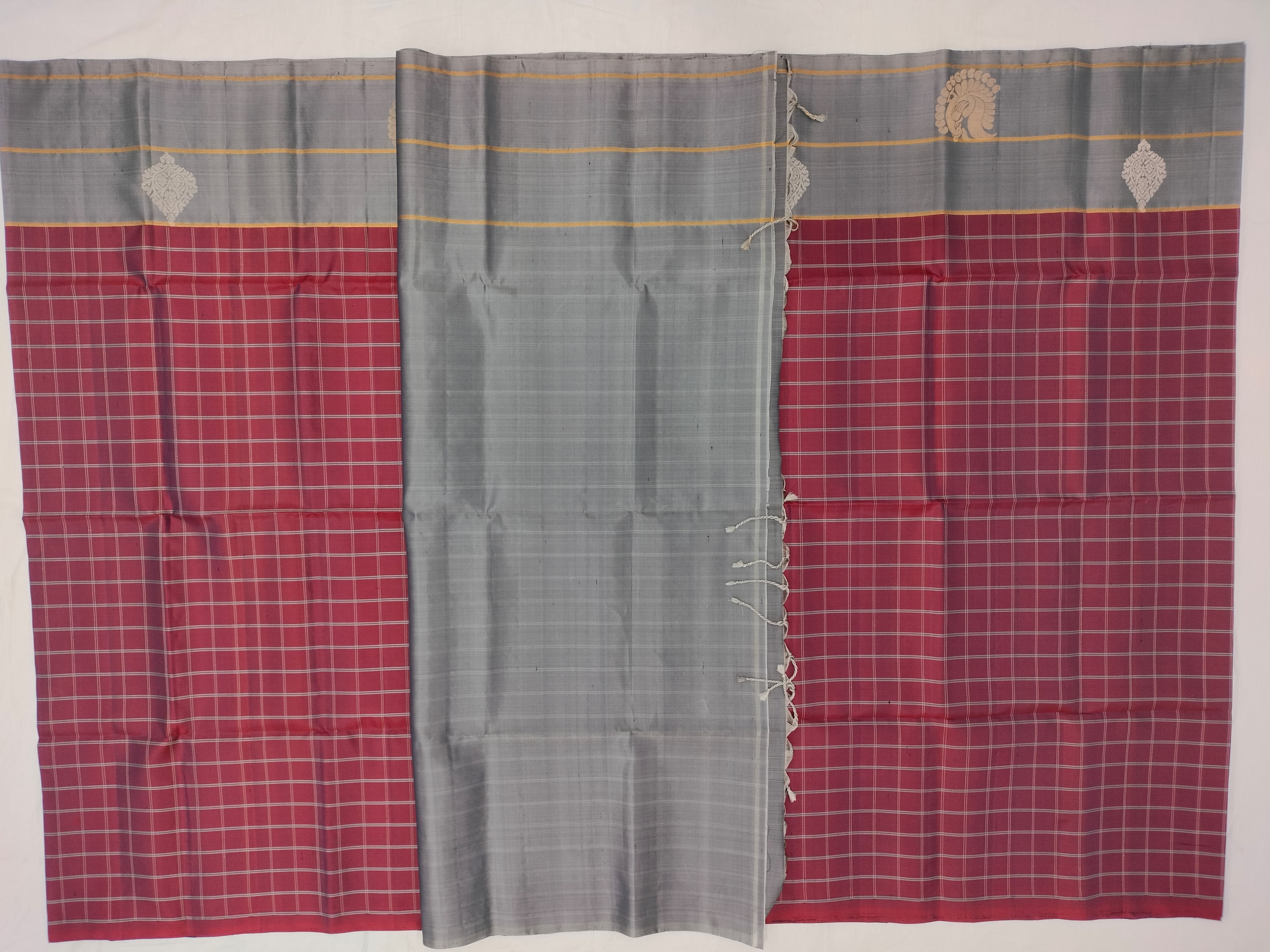 Burgundy Checkered Soft Silk Saree With Grey Pallu