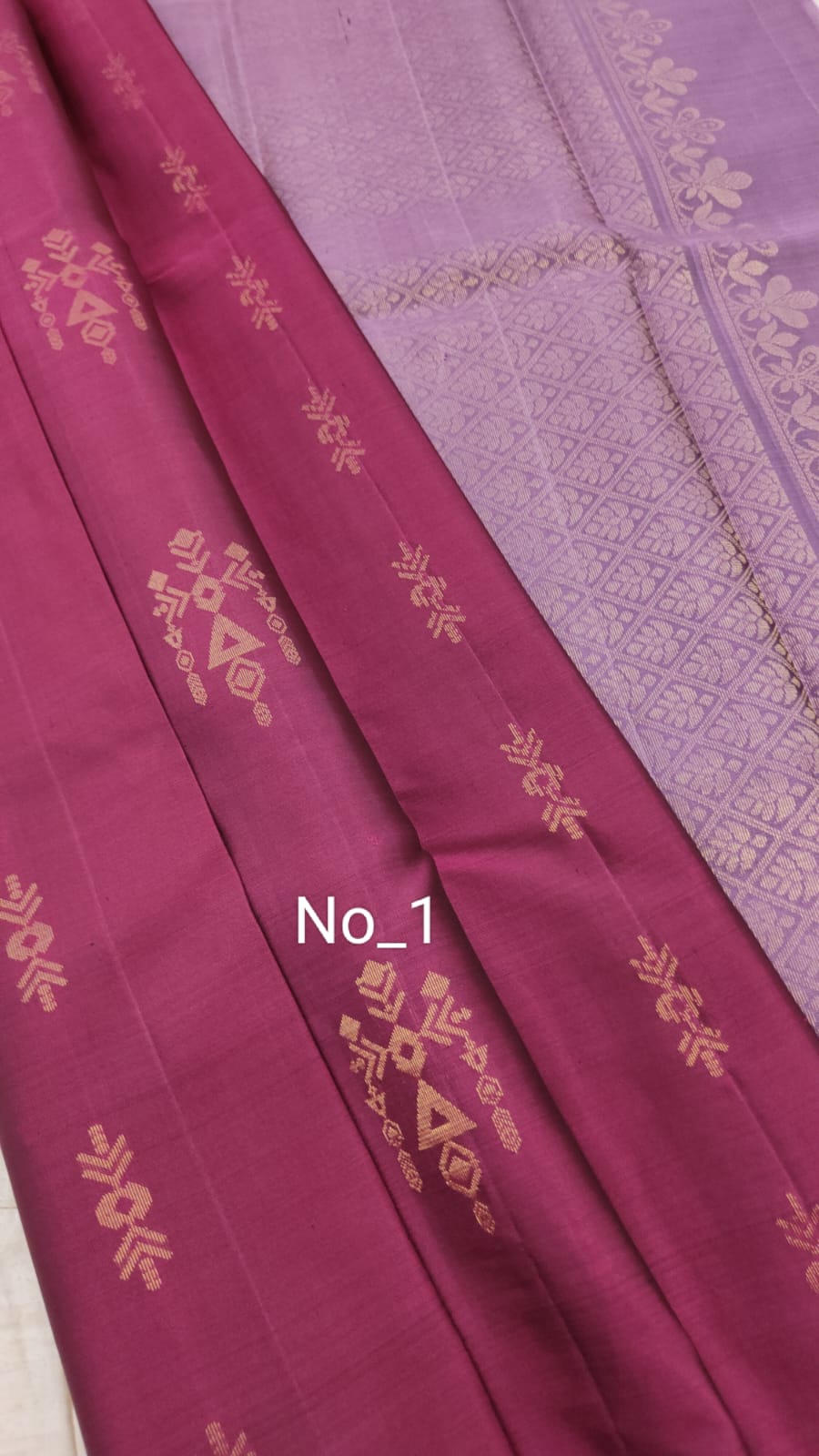 Plum Soft Silk Saree with mauve Pallu