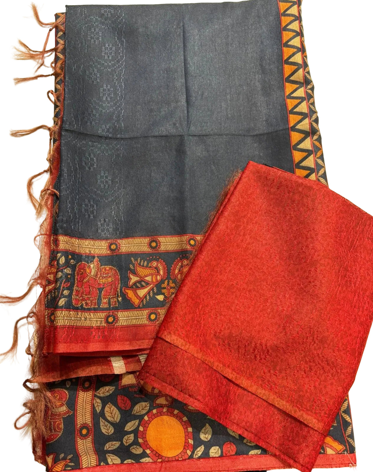 Cloudy Grey Ghicha Tussar Saree With Pastel Red Blouse